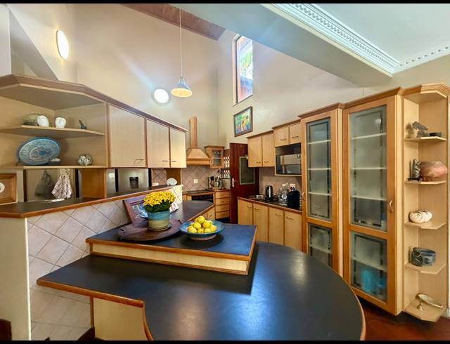 4 BEDROOM FREESTANDING FOR SALE IN MEER EN SEE